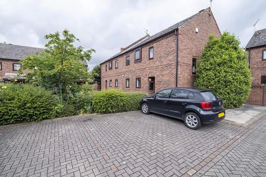 Modern 3 Bed Beautiful House In York Villa